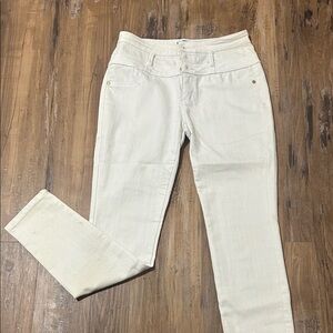 Women’s 8 Refuge White Jeans
